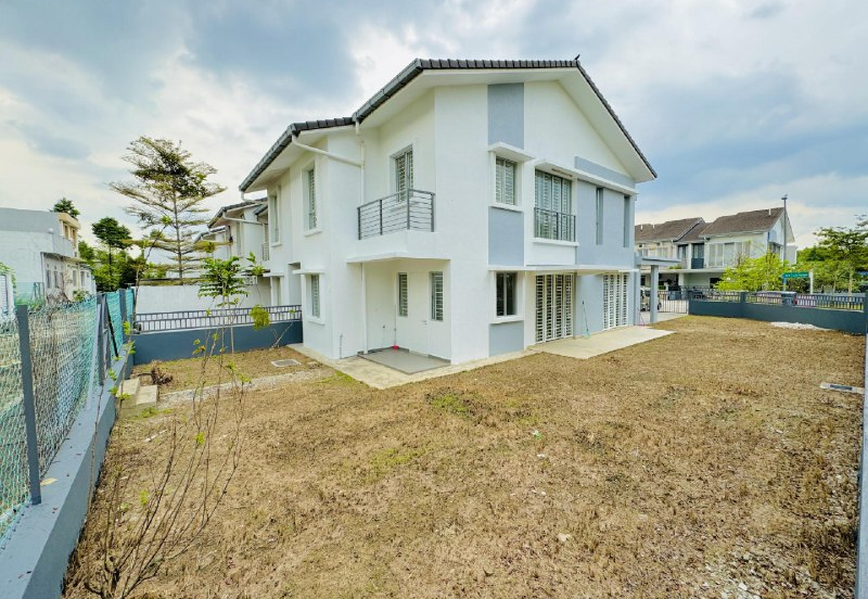 Ariza Elmina Gardens