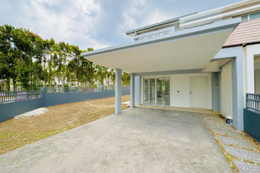 Ariza Elmina Gardens