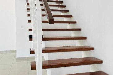 Ariza Elmina Gardens