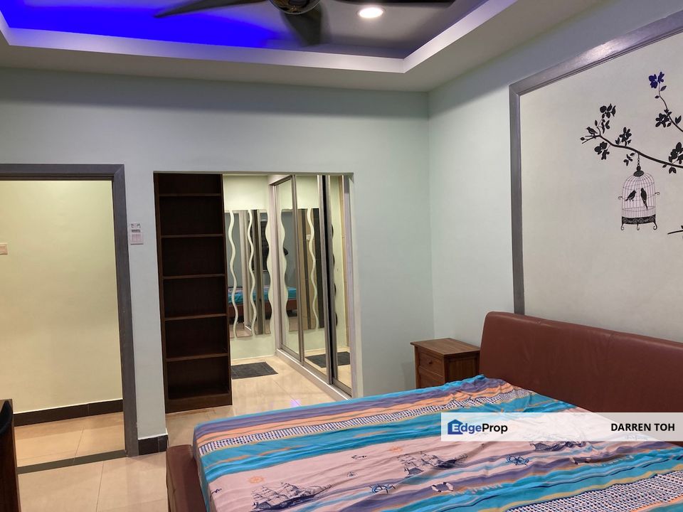 Lakeview Ground villa with long extended backyard, Selangor, Country Heights