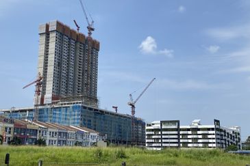 JALAN IMPIAN MAHKOTA 1