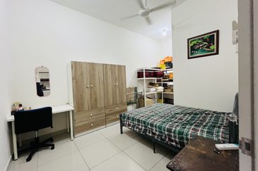 Evira @ Warisan Puteri