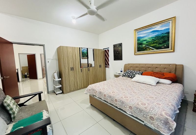 Evira @ Warisan Puteri