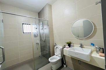 Evira @ Warisan Puteri