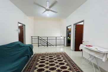 Evira @ Warisan Puteri