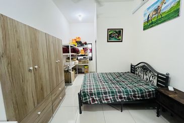 Evira @ Warisan Puteri