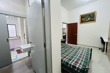 Evira @ Warisan Puteri