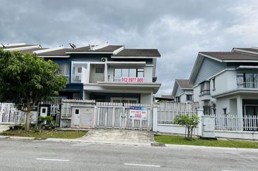 Evira @ Warisan Puteri