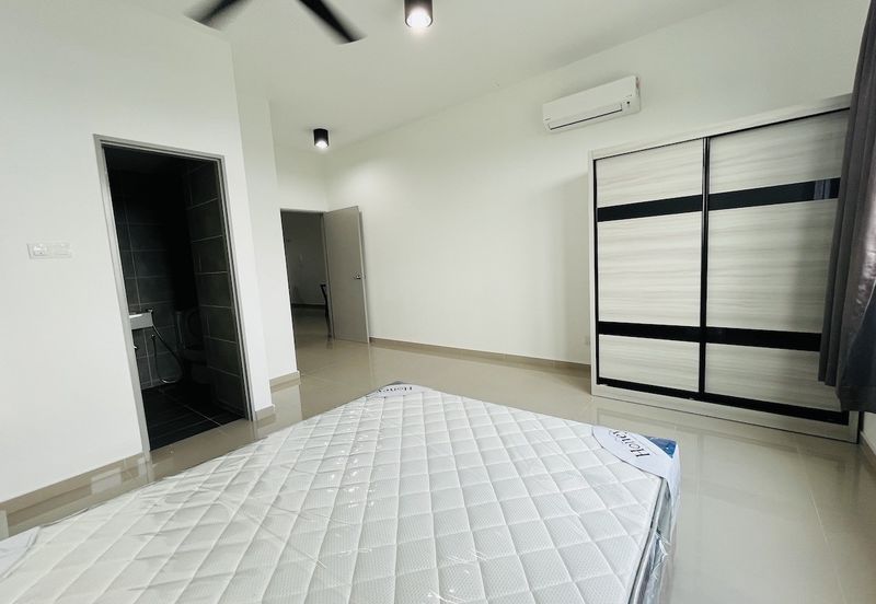 The Louvre @ Country Heights