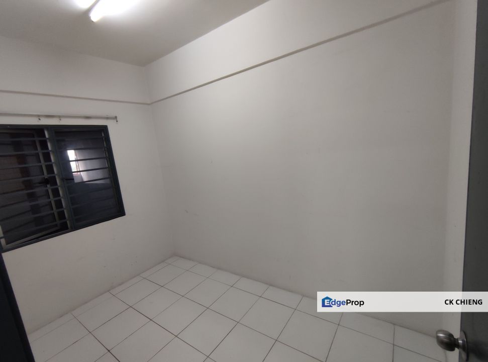 Calsia Residence, Below Market Non Bumi, 883sqft 3 Rooms, Taman Mas Puchong, Selangor, Puchong