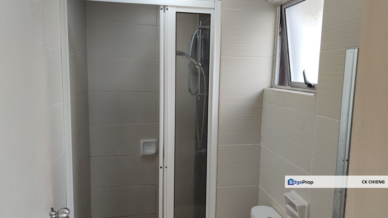 Calisa Residence Rent, 3 Rooms Partly Furnished, Taman Mas Sepang Puchong, Selangor, Puchong