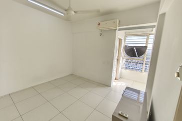 Calisa M @ Calisa Residences