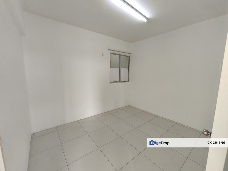 Calisa Residence, Below Market Non Bumi, 883sqft 3 Rooms, Puchong Taman Mas, Selangor, Puchong