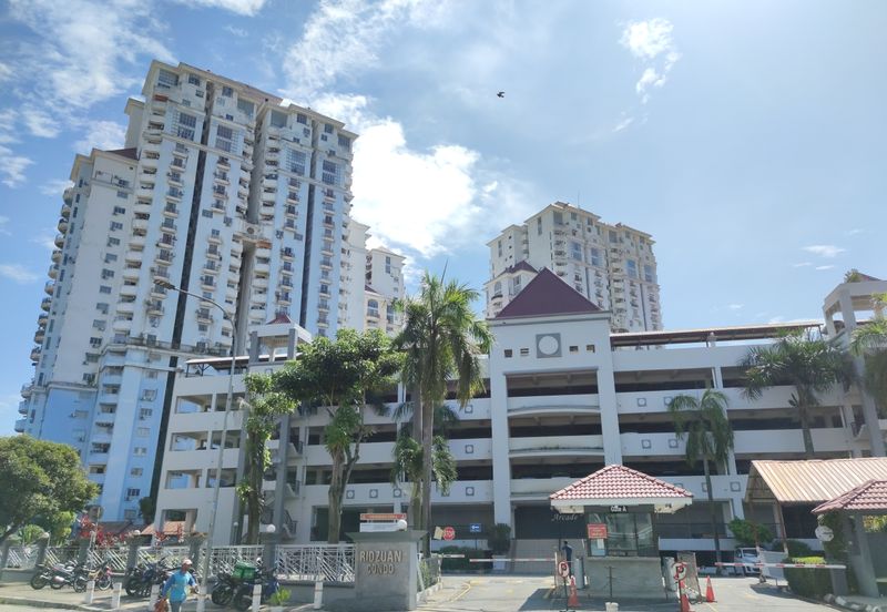 Ridzuan Condominium
