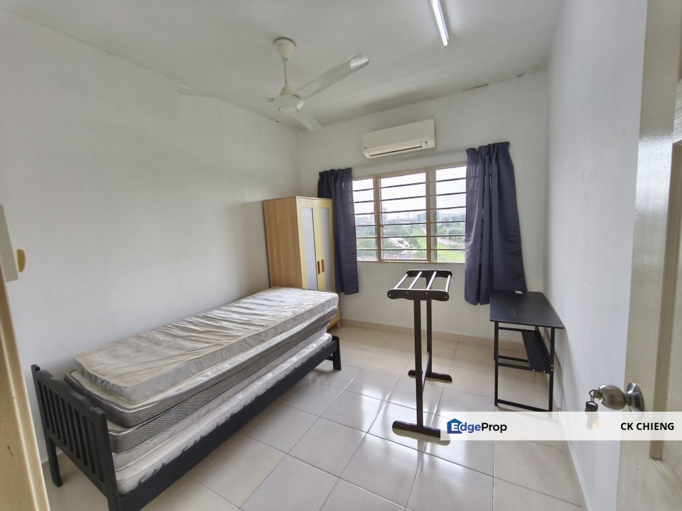 Suriamas Condo Rent, 4 Rooms Partly Furnished, Bandar Sunway PJS10, Selangor, Bandar Sunway
