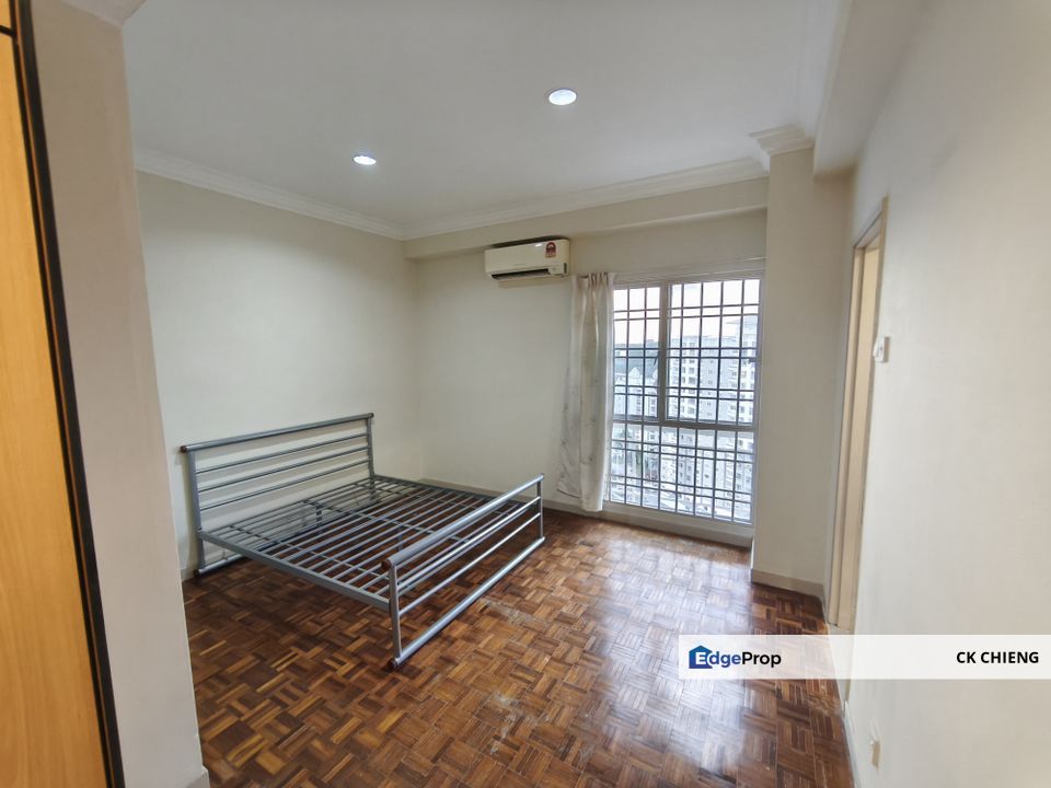 Ridzuan Condo, newly repaint 2 Rooms Partly Furnished, Bandar Sunway PJS10, Selangor, Bandar Sunway