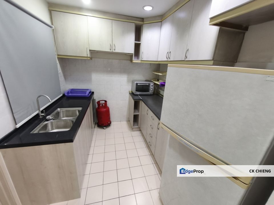 Ridzuan Condo, newly repaint 2 Rooms Partly Furnished, Bandar Sunway PJS10, Selangor, Bandar Sunway