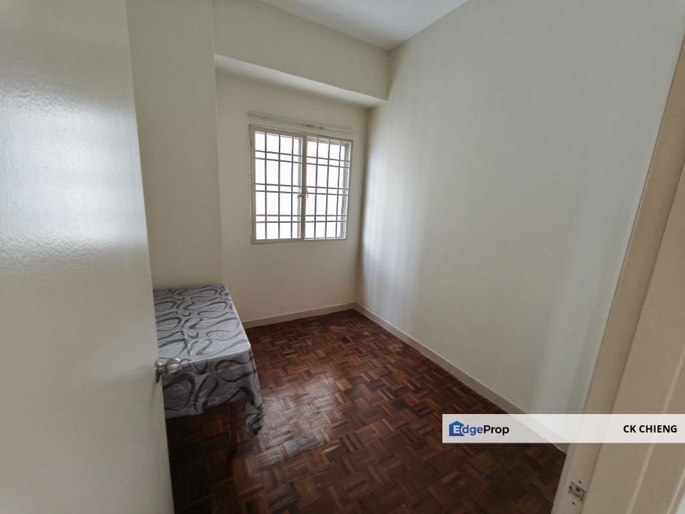 Ridzuan Condo, newly repaint 2 Rooms Partly Furnished, Bandar Sunway PJS10, Selangor, Bandar Sunway