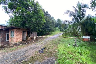 Land at Benta Raub Pahang