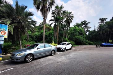 NEXT TO CUSTOMS| Commercial Land (Petrol Station) Ayer Keroh Melaka For Sale