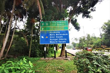 NEXT TO CUSTOMS| Commercial Land (Petrol Station) Ayer Keroh Melaka For Sale