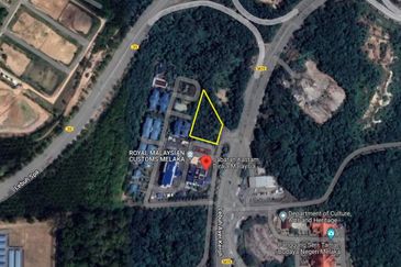 NEXT TO CUSTOMS| Commercial Land (Petrol Station) Ayer Keroh Melaka For Sale