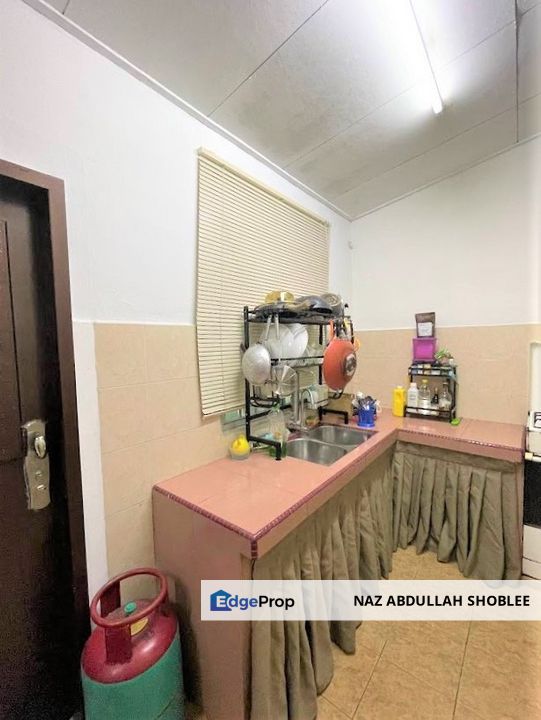PARTIALLY FURNISHED| RENOVATED Double Storey Terrace Subang Perdana Shah Alam Untuk Dijual, Selangor, Subang