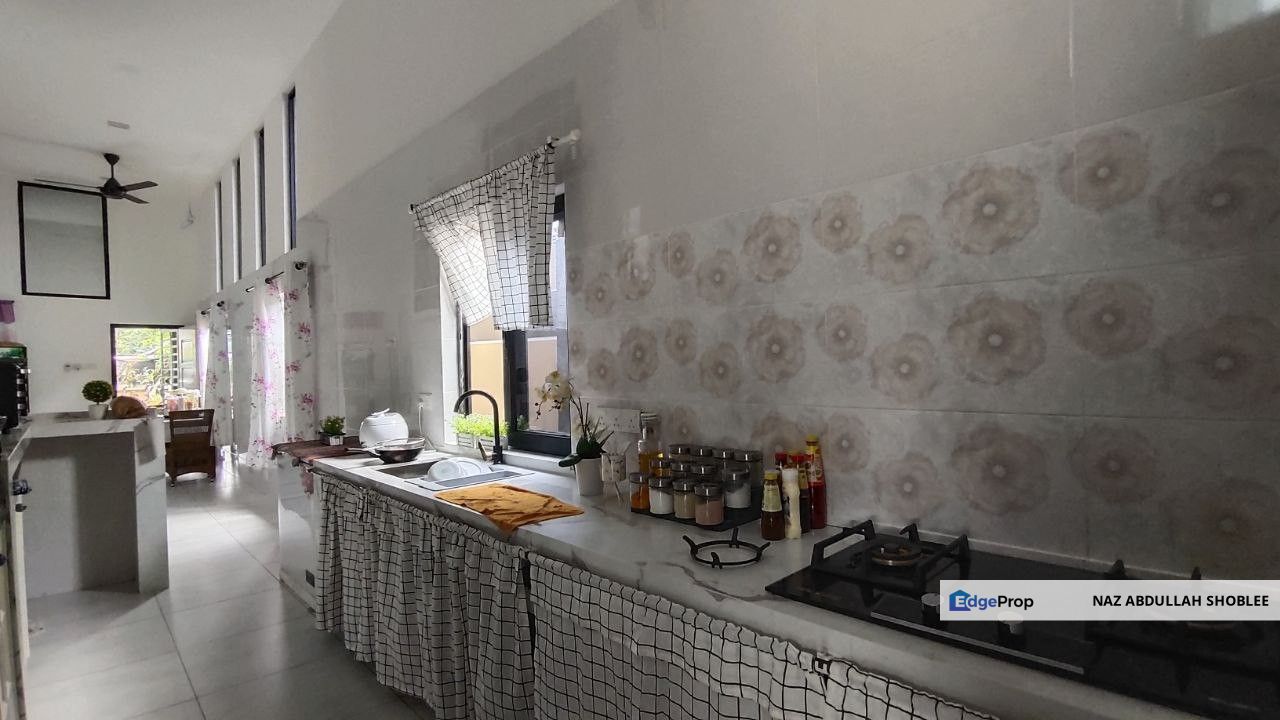 WITH BASEMENT| RENOVATED Double Storey Bungalow Kampung Batu Muda Kuala Lumpur For Sale, Kuala Lumpur, Batu 