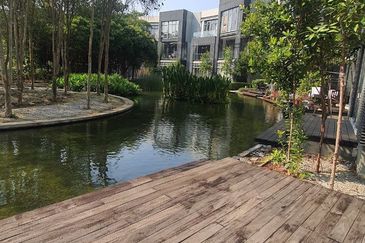 Mirage By The Lake @ Perdana Lakeview West