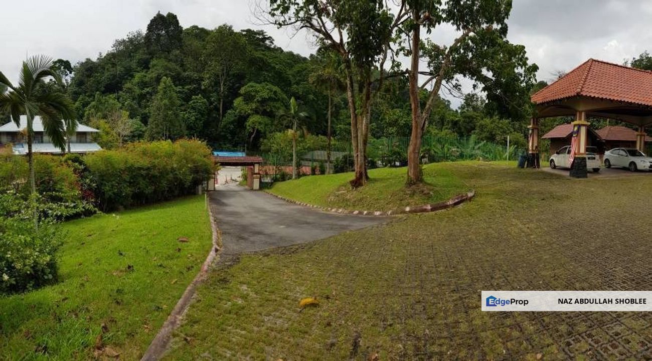 BIG LAND| EXCELLENT CONDITION Bungalow Sungai Penchala Kuala Lumpur For Sale, Kuala Lumpur, Kampung Sungai Penchala