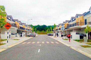 Monet Springtime @ Sunsuria City