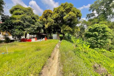 HIGHLY NEGOTIABLE| BELOW MARKET VALUE Bungalow Lot Country Heights Damansara Kuala Lumpur For Sale