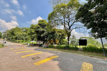 HIGHLY NEGOTIABLE| BELOW MARKET VALUE Bungalow Lot Country Heights Damansara Kuala Lumpur For Sale