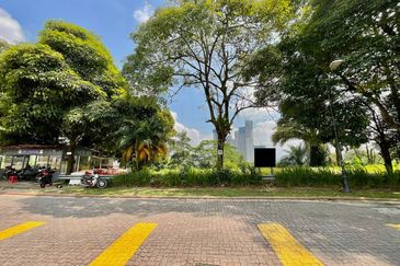 HIGHLY NEGOTIABLE| BELOW MARKET VALUE Bungalow Lot Country Heights Damansara Kuala Lumpur For Sale