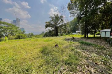 HIGHLY NEGOTIABLE| BELOW MARKET VALUE Bungalow Lot Country Heights Damansara Kuala Lumpur For Sale