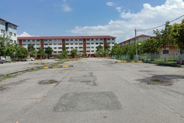 Johan Court Flat @ Alam Perdana