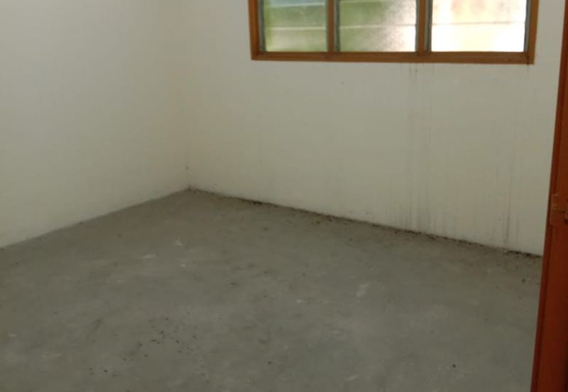 Johan Court Flat @ Alam Perdana