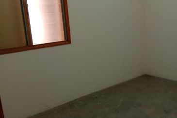 Johan Court Flat @ Alam Perdana