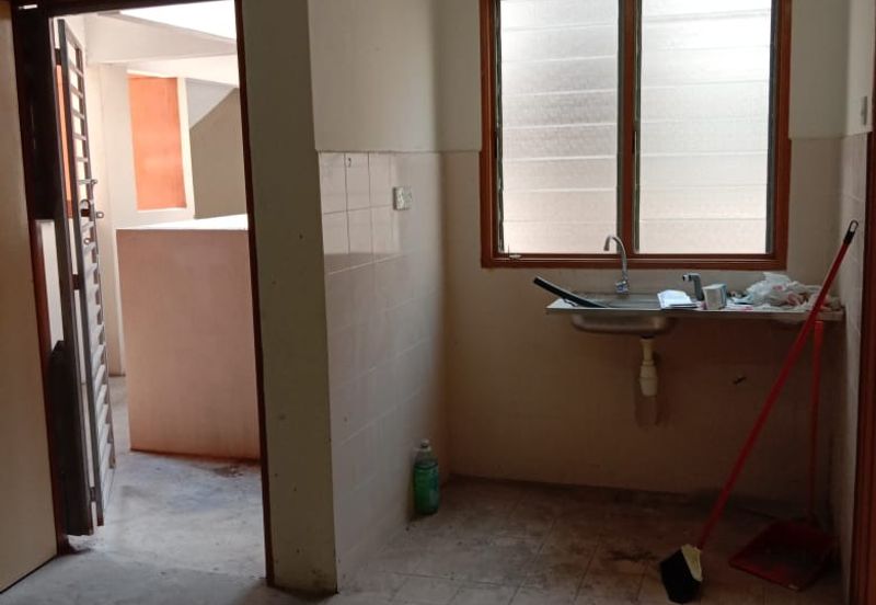 Johan Court Flat @ Alam Perdana