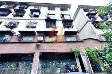 Pangsapuri Seri Mas, Taman Pinggiran Putra