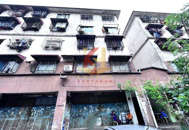 Pangsapuri Seri Mas, Taman Pinggiran Putra