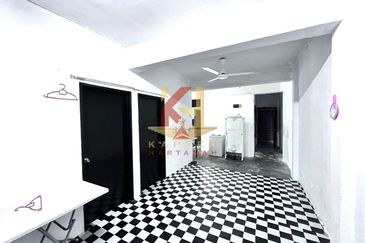 Pangsapuri Seri Mas, Taman Pinggiran Putra