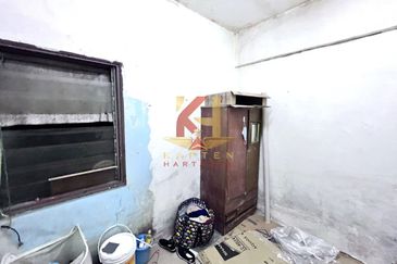 Pangsapuri Seri Mas, Taman Pinggiran Putra