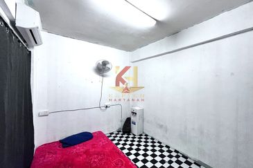 Pangsapuri Seri Mas, Taman Pinggiran Putra