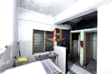 Pangsapuri Seri Mas, Taman Pinggiran Putra