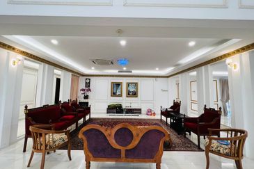 CORNER| RENOVATED Double Storey Bungalow, Jalan Kubah, Bukit Jelutong, Shah Alam For Sale