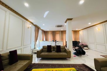 CORNER| RENOVATED Double Storey Bungalow, Jalan Kubah, Bukit Jelutong, Shah Alam For Sale
