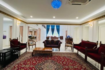 CORNER| RENOVATED Double Storey Bungalow, Jalan Kubah, Bukit Jelutong, Shah Alam For Sale