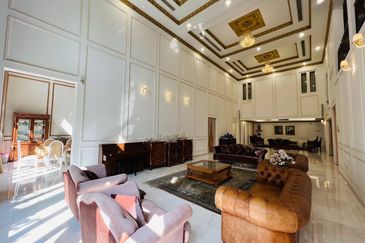 CORNER| RENOVATED Double Storey Bungalow, Jalan Kubah, Bukit Jelutong, Shah Alam For Sale