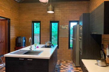 WITH CHALET| TOP OF HILL Agriculture Land, Beranang, Semenyih For Sale